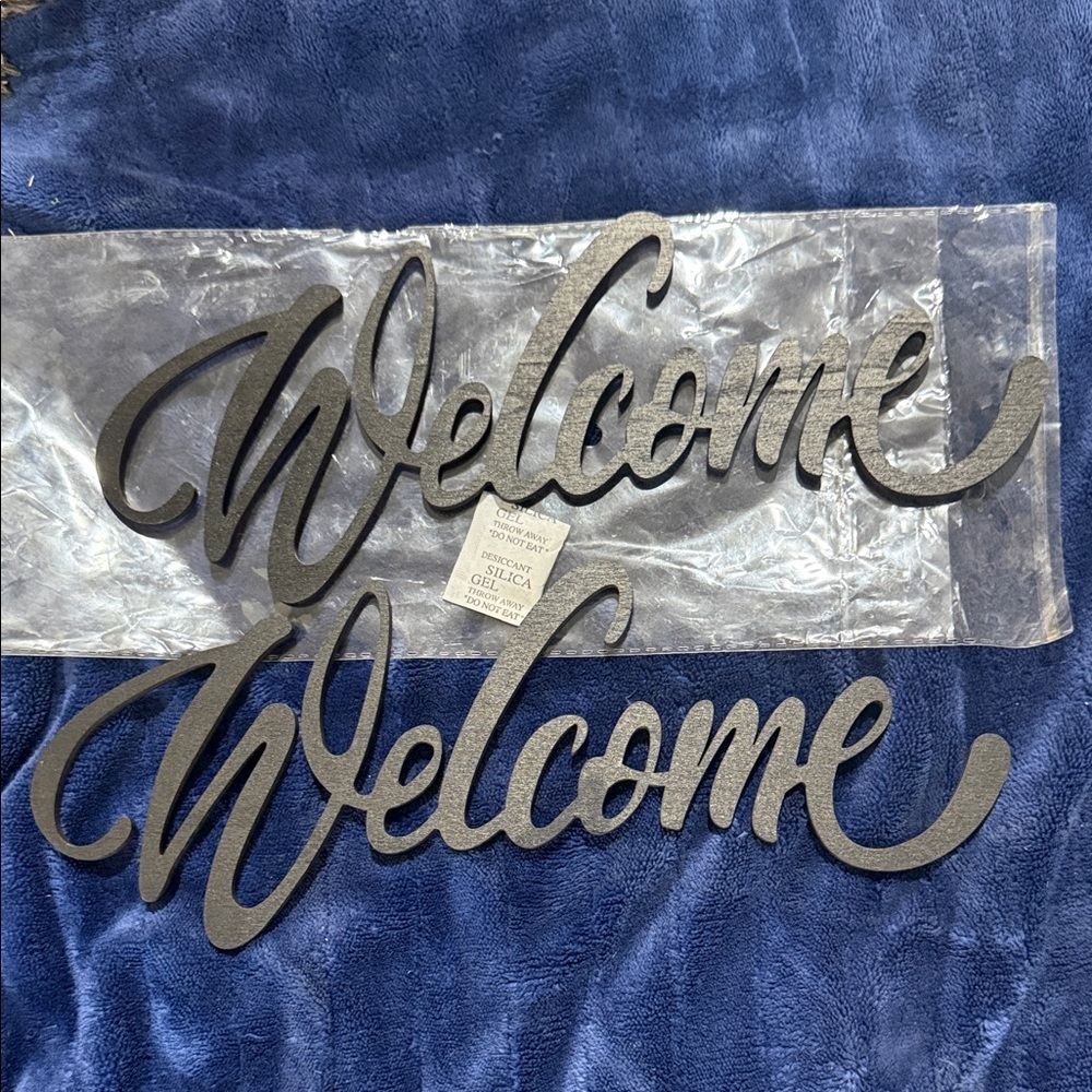 Welcome Script Wall Accent - Black -